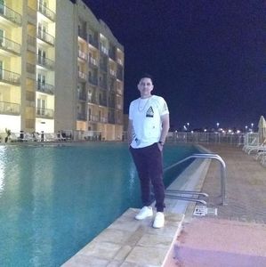 Meet your Posher, Luis